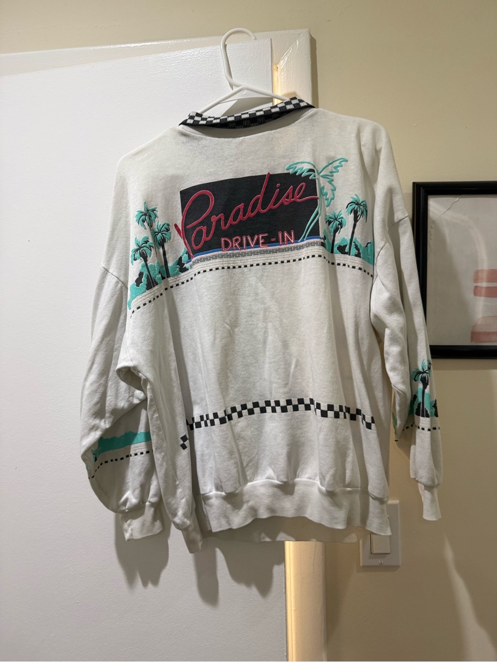 Women’s 1980s Vintage Drive in Movie Theatre Motif Graphic Collared Sweatshirt,M
